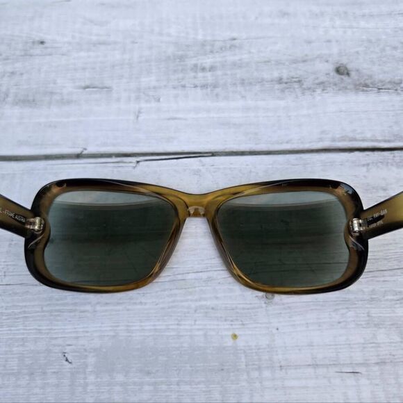 1960s Ray-Ban B&L Porter Transparent Honey G-15 Oversized Vintage Sunglasses. 11 main image 8